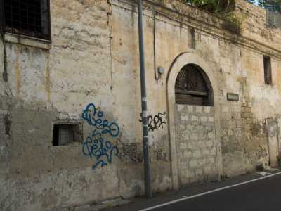 Si trattava di stabilimenti adibiti ad attivit� artigianali distribuite attorno a un cortile interno